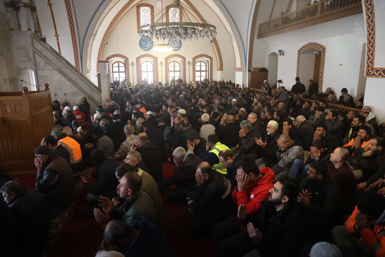 Konya ayağa kaldırdı! Habibi Neccar’da 3 yıl sonra ilk cuma 3